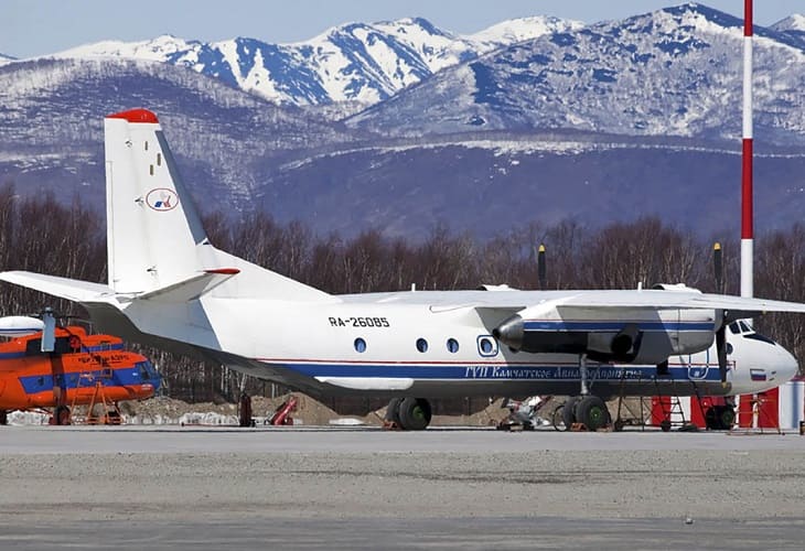 Avion se estrello con 28 ocupantes en Rusia