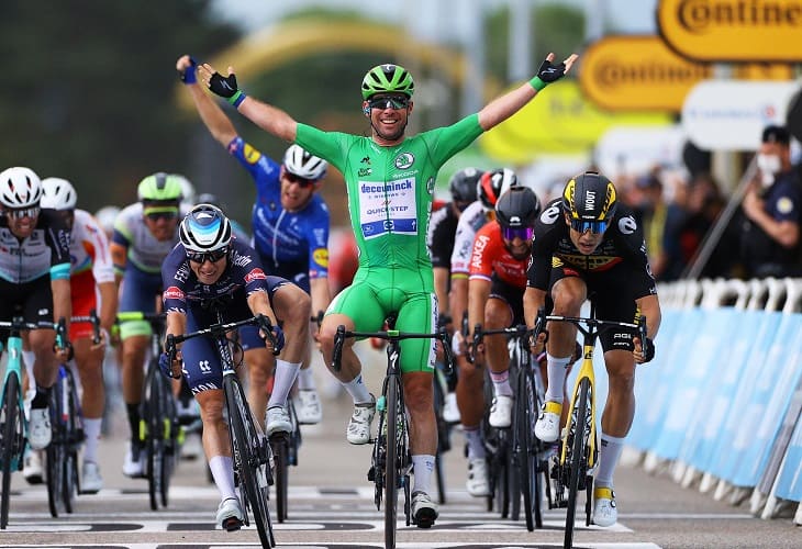 Cavendish gana su cuarta etapa e iguala con Merckx