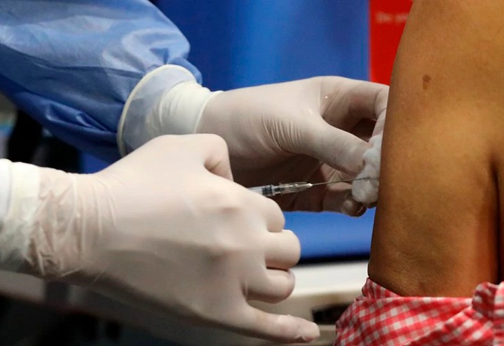 El Ministerio de Salud constata el descenso del tercer pico de la pandemia en Colombia