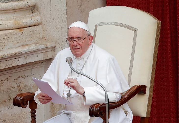 El papa Francisco fue ingresado esta tarde en el hospital Policlínico (1)