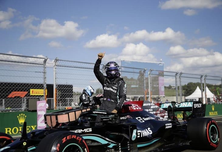 Hamilton reclama el bastón de mando (1)