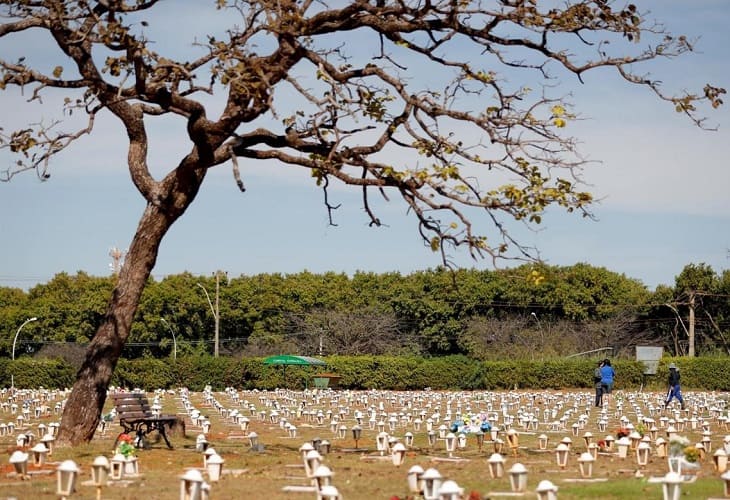 La pandemia cede un poco en Brasil, pero 1.635 personas mueren en un día