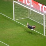 Martínez ataja tres penaltis y pone a Argentina en la final con Brasil