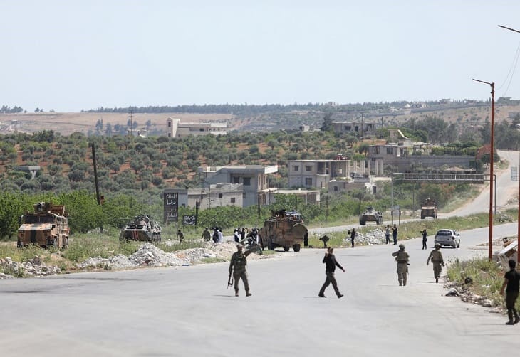Mueren 8 civiles, incluidos 6 niños, por ataque de fuerzas sirias en el noroeste (1)