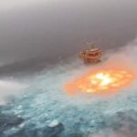 Pemex reporta una fuga con fuego en gasoducto submarino del sureste de México