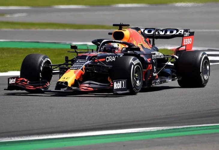 Verstappen, 'pole' tras ganar el sprint; Alonso saldrá séptimo y Sainz, el 11