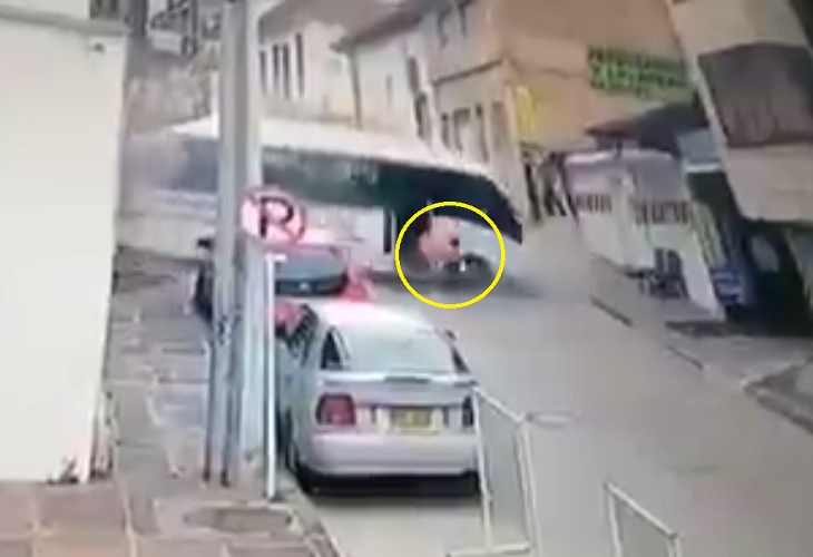 Video accidente de bus en San Gil, Santander el 1 de julio