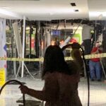 Cayó un techo cristalizado en centro comercial El Diamante en Medellín