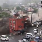 Brutal deslizamiento de tierra arrasa con calles en Atami, Japón