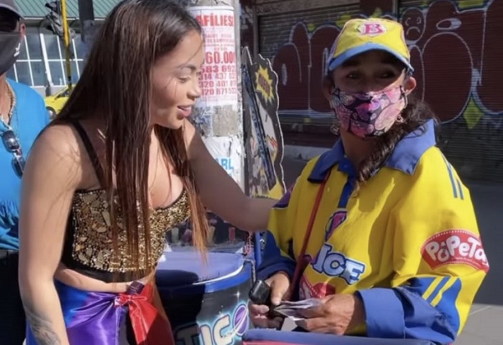 Epa Colombia le pagó el arriendo a 3 vendedoras ambulantes
