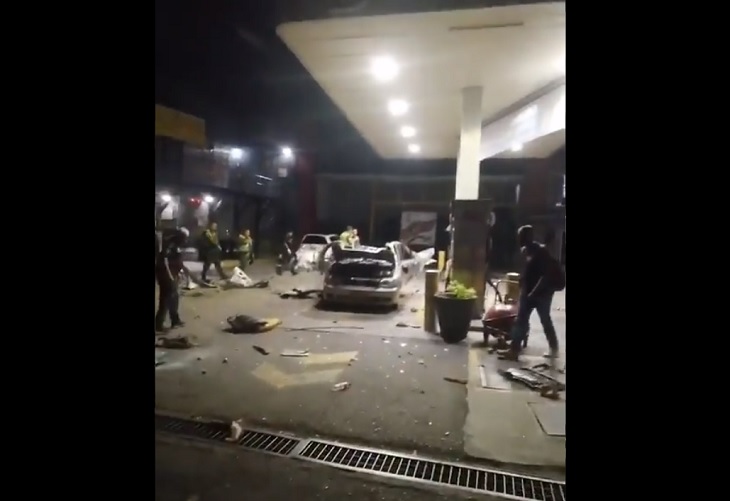 Vehículo explotó cuando cargaba gas en Cali, Colombia