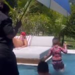 Acusan racismo de Marcela Reyes con la niñera de su hijo