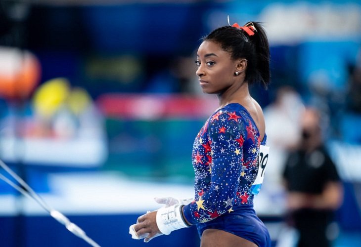 Simone Biles se retira por lesión de la final de gimnasia por equipos