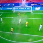 Wilmar Barrios salva a Colombia de un gol de Lautaro Martínez