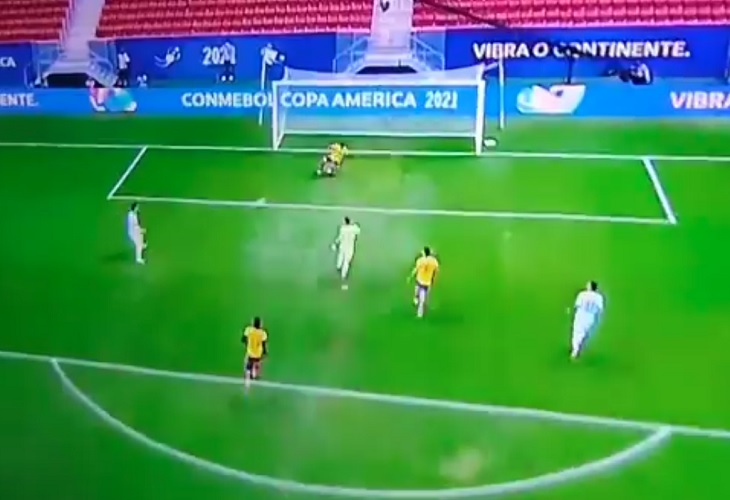Wilmar Barrios salva a Colombia de un gol de Lautaro Martínez