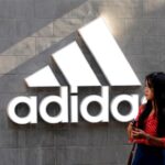 Adidas gana 955 millones de euros hasta junio, frente a pérdidas