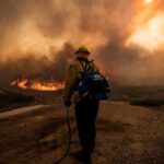 Al menos 8 desaparecidos en zona afectada por enorme incendio en California