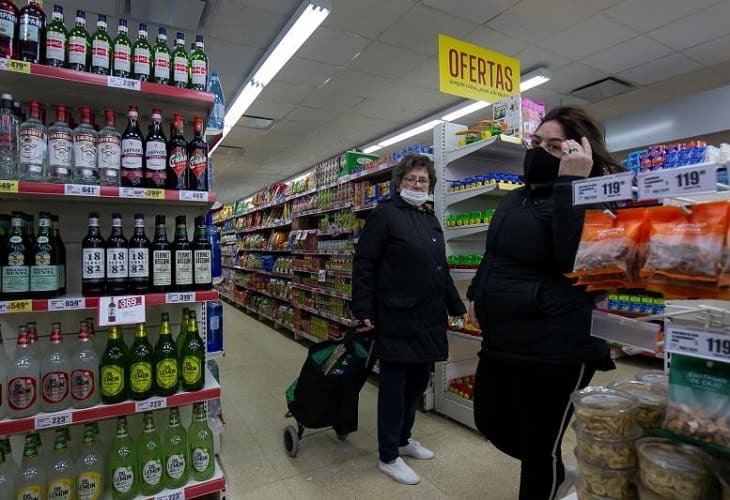 La inflación en Argentina desacelera su aún elevado ritmo de incremento