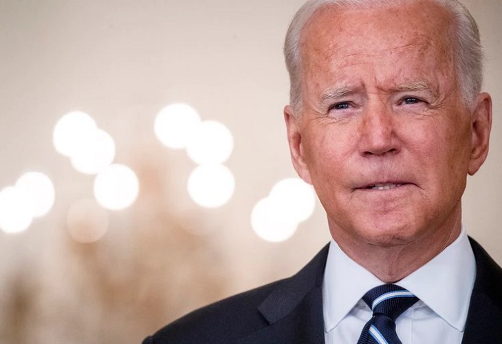Biden honra los restos de los militares muertos en Afganistán a su llegada a EE.UU.