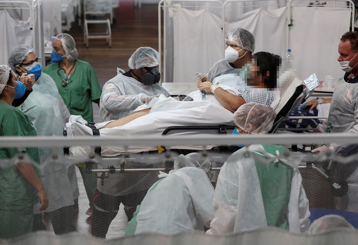 Brasil roza las 580.000 muertes por covid, mientras las UCI se desocupan