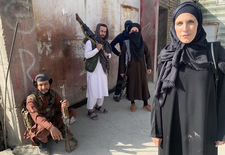 La periodista Clarissa Ward de CNN abandona Afganistán