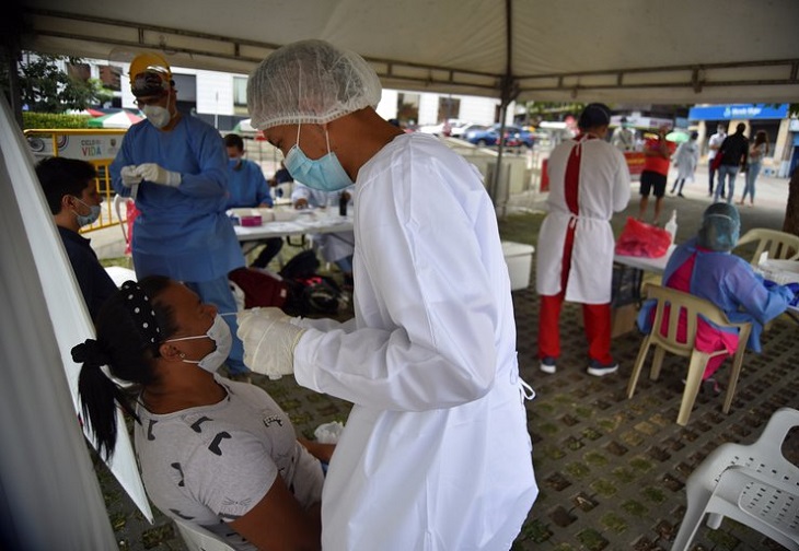 Colombia reporta 2.141 casos nuevos de covid-19 y llega a 4.903.304 contagios