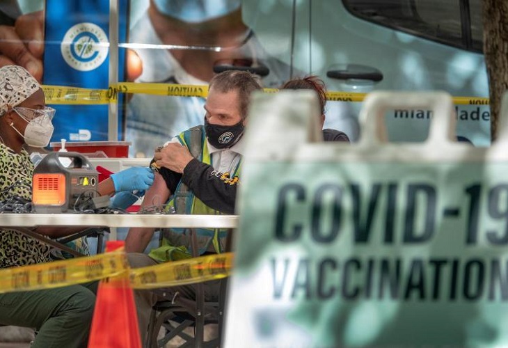 Cuerpos se apilan en un crematorio de Florida por el repunte de la covid-19