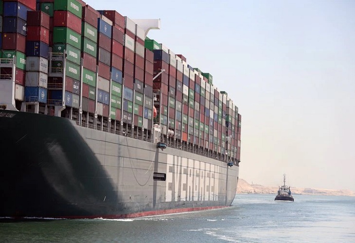 El “Ever Given” cruza el canal de Suez sin problemas tras bloquearlo en marzo