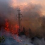 Grecia continúa luchando en distintos frentes contra incendios descontrolados