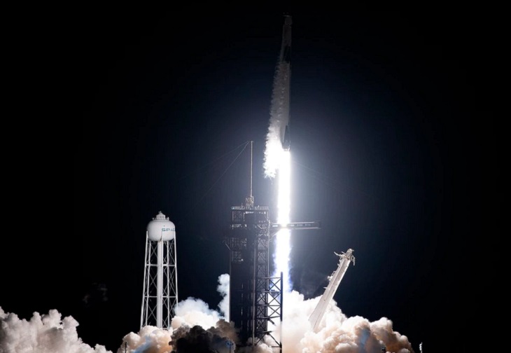 Ida rebaja al 40 % la posibilidad del lanzamiento de carga de SpaceX a la EEI