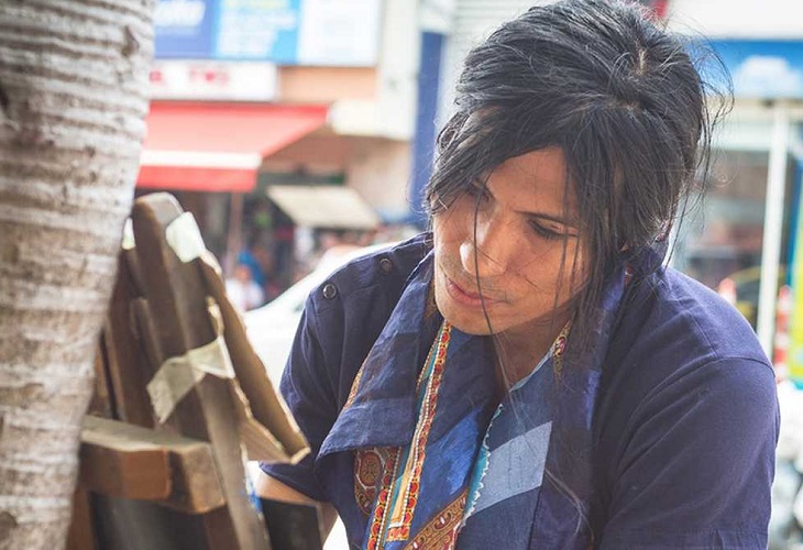 Johnajohn Campo, persona no binaria graduada en Colombia