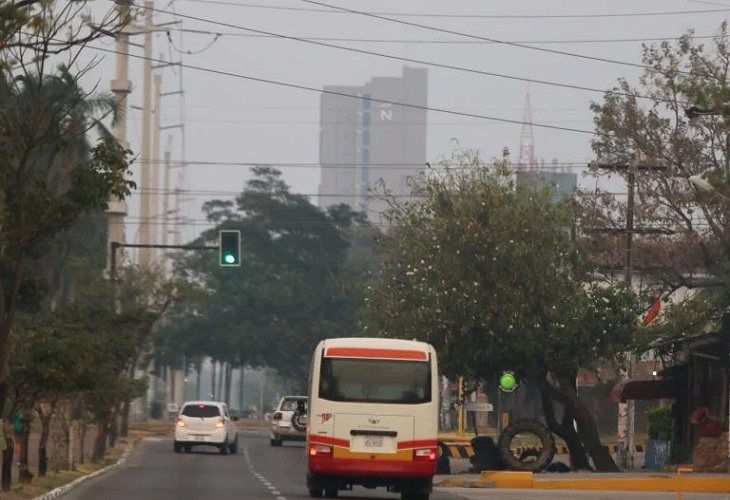 La mayor ciudad de Bolivia se llena de humo por los incendios forestales