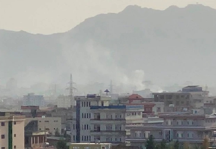 Los talibanes aseguran que la explosión que mató a cinco personas fue guiada por EEUU