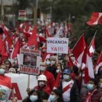 Marchan en Lima contra el gobierno de Pedro Castillo
