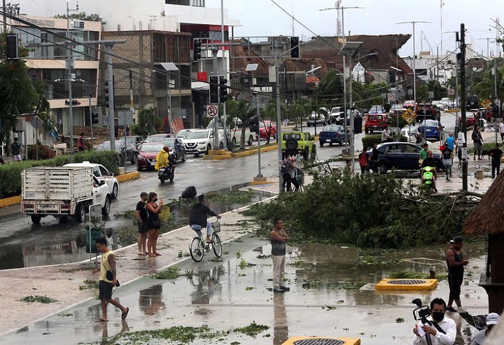México llama a la precaución ante el próximo reingreso del huracán Grace