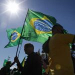 Miles de brasileños salen a la calle por voto impreso y en apoyo a Bolsonaro