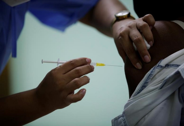 Pfizer y Moderna suben el precio de sus vacunas anticovid, según el FT