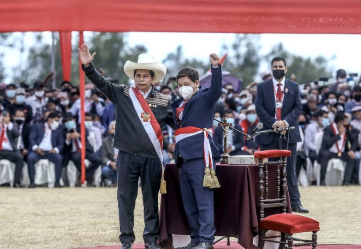 Premier de Perú y fundador de partido de Gobierno investigados por terrorismo