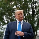 Siete policías denuncian a Trump por el asalto al Capitolio