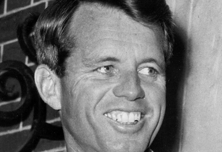 Un panel vota a favor de la libertad condicional del asesino de Robert Kennedy