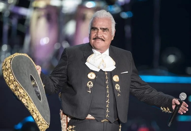 Vicente Fernández sufre el síndrome de Guillain-Barré y mejora lentamente