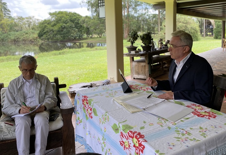 Álvaro Uribe relata cómo vivió el asesinato de su padre Alberto Uribe Sierra