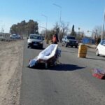 Un ataúd abierto y el cadáver expuesto: impresionante momento en Senillosa