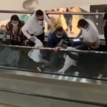 A niño se le atascó un pie en escaleras eléctricas del centro comercial Cacique