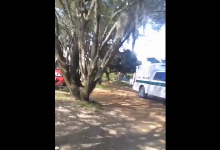 Encuentran a hombre colgado de un árbol en la Unidad Deportiva Tulio Ospina