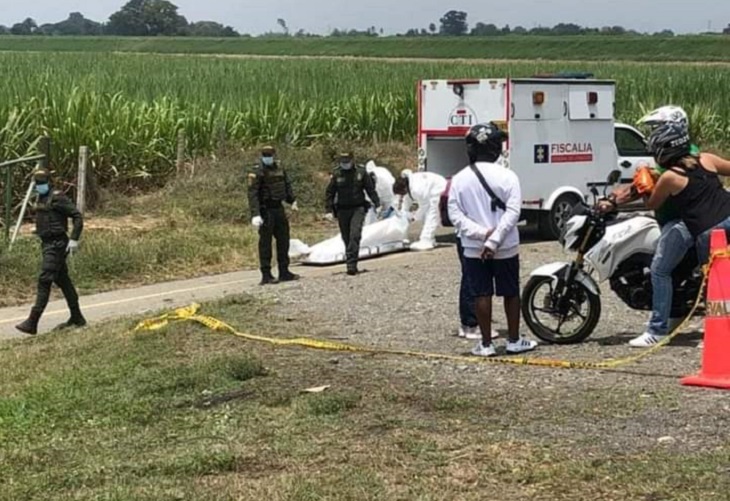 El cuerpo de una mujer apareció en la vía Cali-Palmira, tenía una bolsa en la cabeza