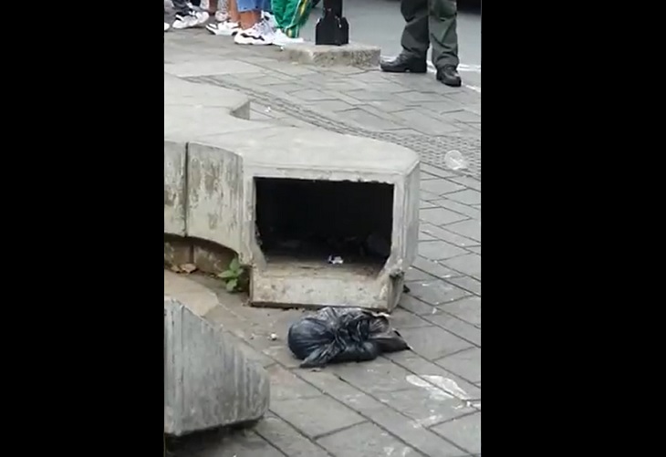 Abandonan cadáver de un bebé en el parque del Huevo en pleno centro de Medellín