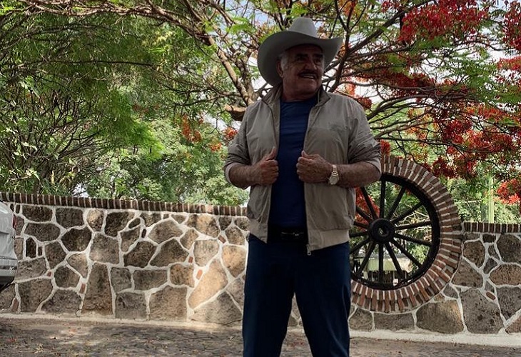 Caída de Vicente Fernández en su rancho en Guadalajara