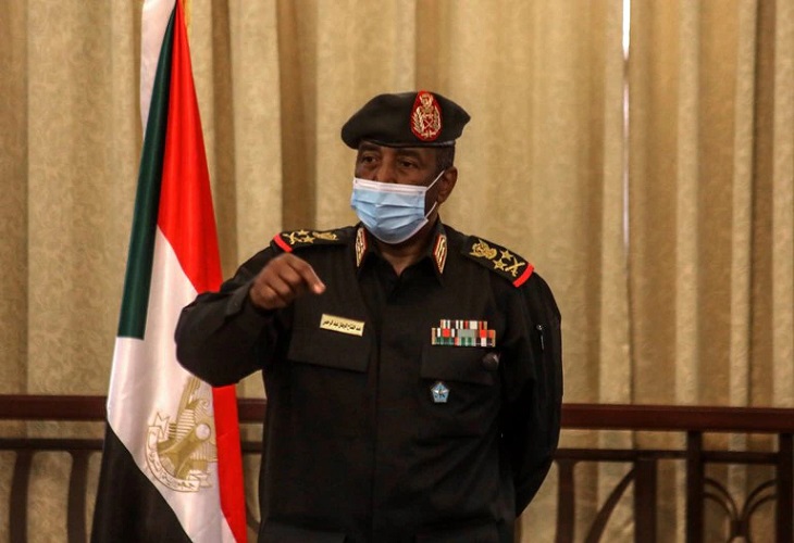 Al Burhan promete que no habrá purga interna tras la intentona golpista en Sudán