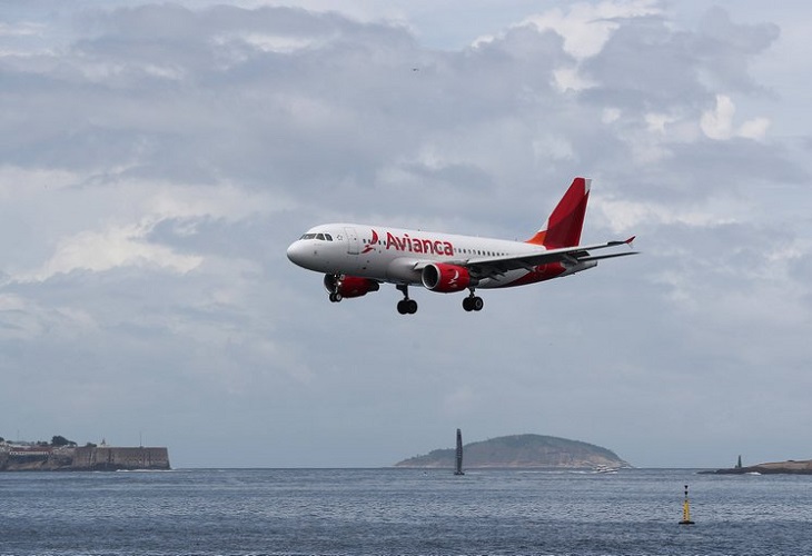 Avianca se pronuncia sobre caso de mujer que golpeó a bebé en pleno vuelo